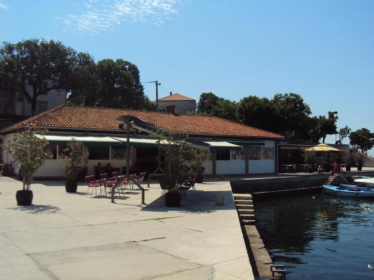 Guest house Villa Kanata Povile