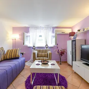 Appartement Mirana With Garden And Free Parking